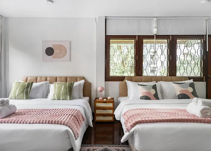 Miq S22 Pool Phromphong Emsphere 5br Villa