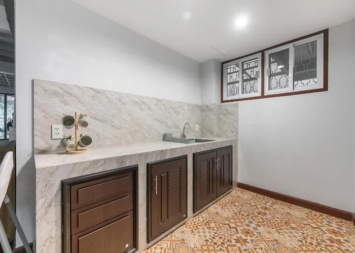 Miq S22 Pool Phromphong Emsphere 5br Villa Bangkok