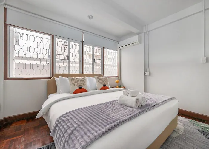 Miq S22 Pool Phromphong Emsphere 5br Villa *