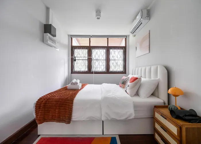 Miq S22 Pool Phromphong Emsphere 5br Villa