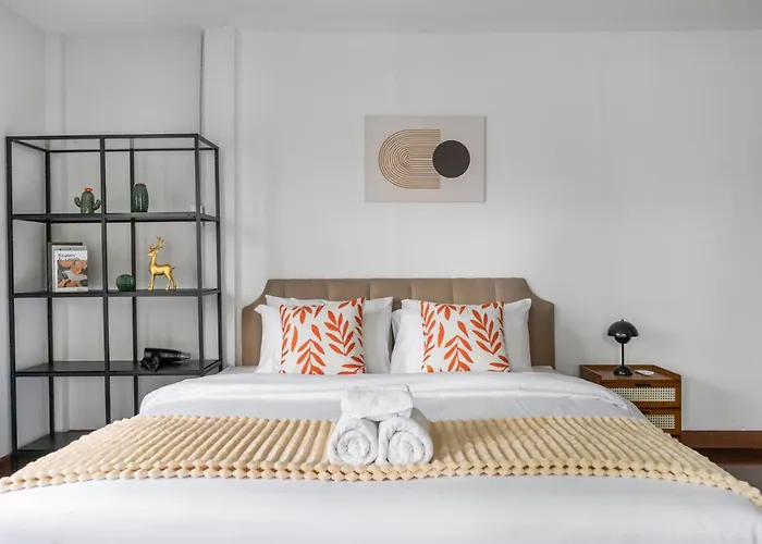 Miq S22 Pool Phromphong Emsphere 5br Villa *