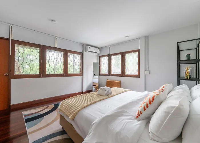 Miq S22 Pool Phromphong Emsphere 5br Villa Bangkok