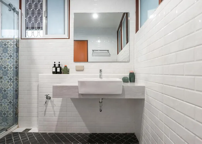 Miq S22 Pool Phromphong Emsphere 5br